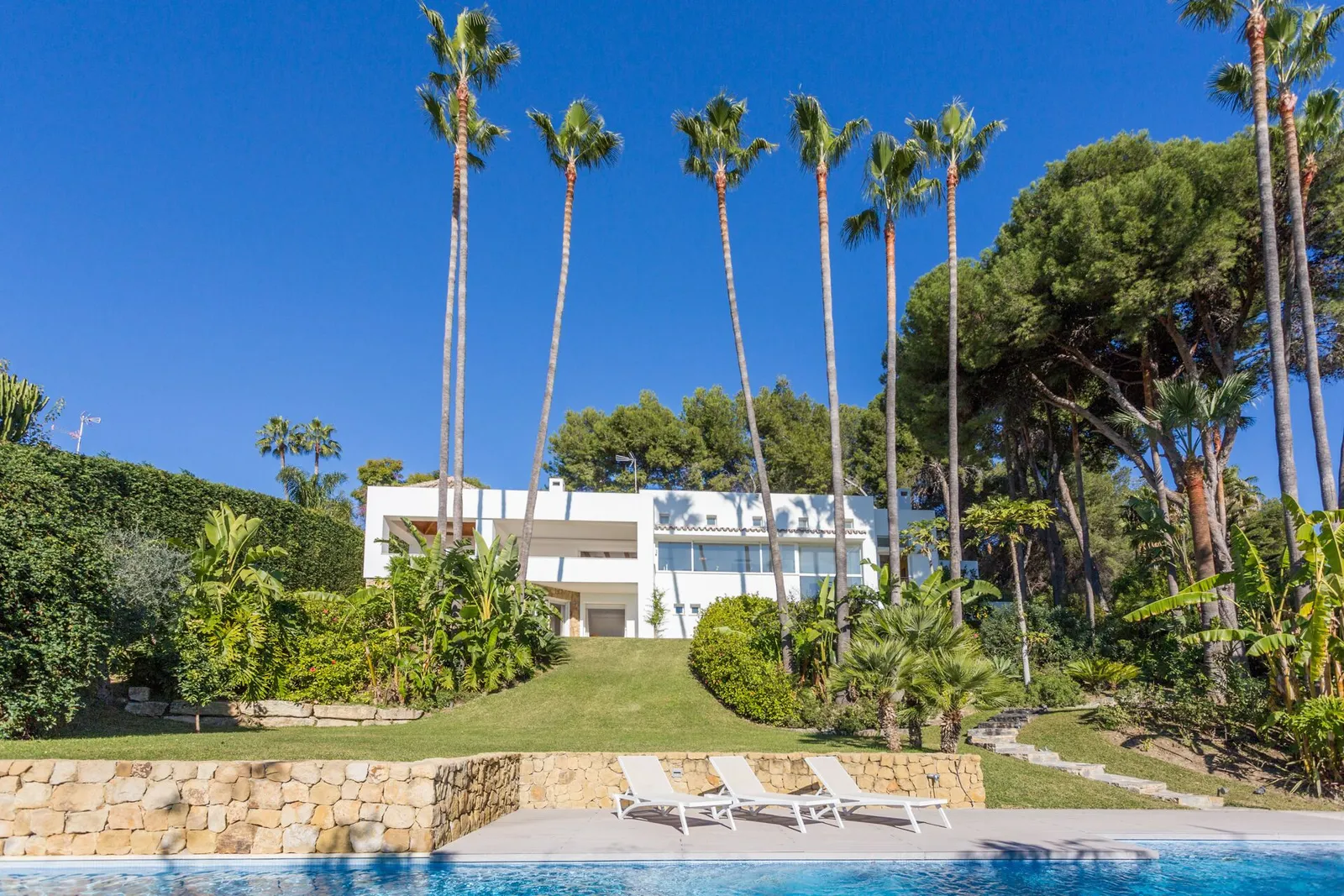 Villa LUMA — exterior view, La Carolina, Marbella.