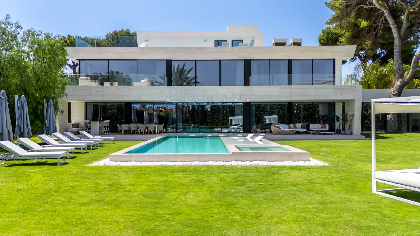 Villa MONTE — exterior view, Los Monteros Playa, Marbella.