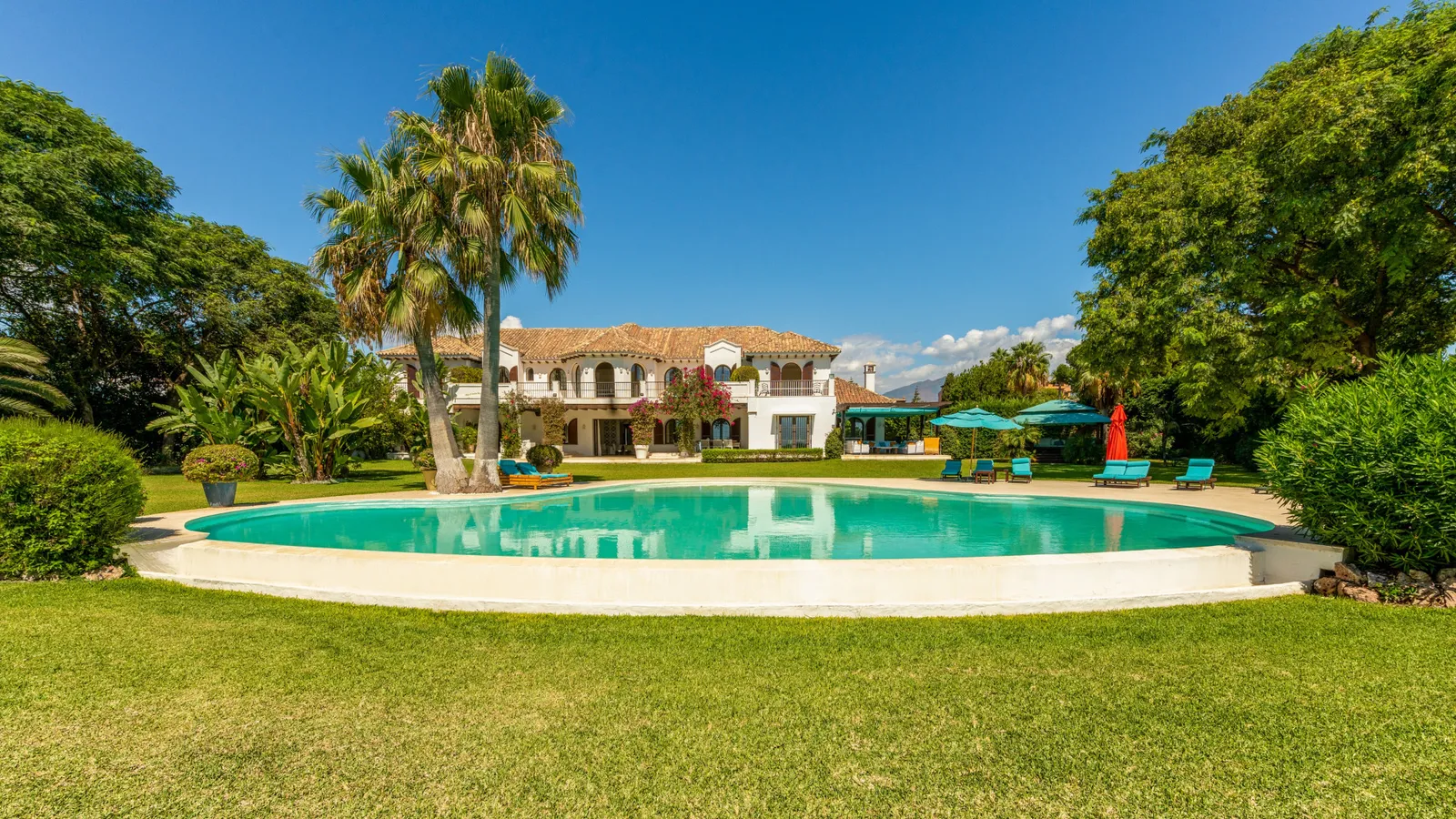 Villa LA MAREA — exterior view, Benamara, Estepona.